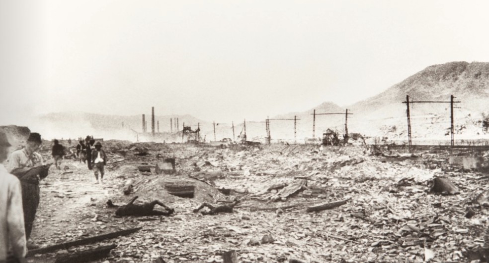 Nagasaki destruída após bombardeio nuclear americano — Foto: Yosuke Yamahata
