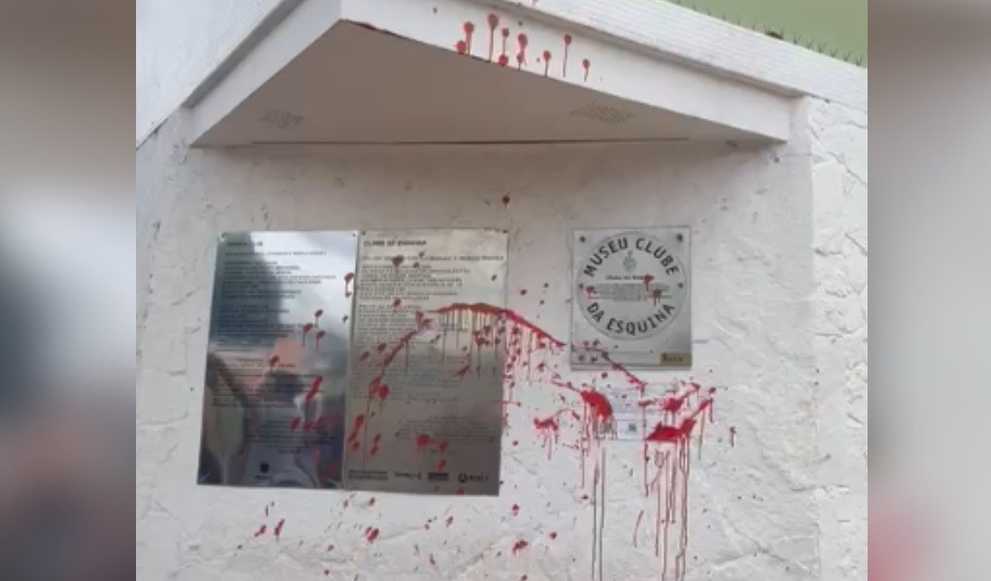 Clube da Esquina, local histórico para a MPB, é vandalizado com tinta vermelha em Belo Horizonte
