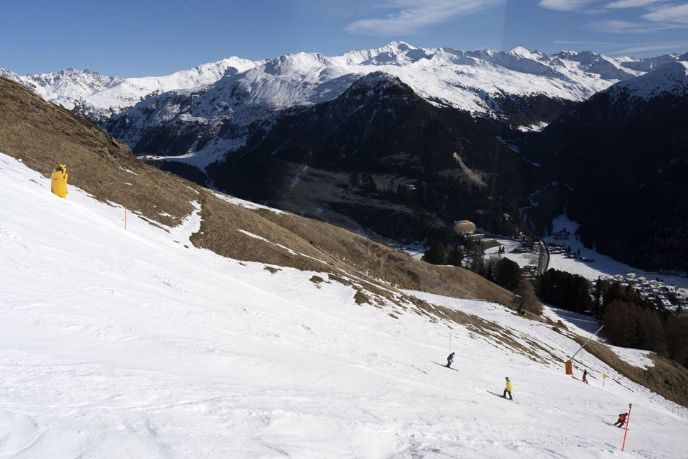 Uma onda de calor no inverno significou menos neve em Davos, em 6 de janeiro — Foto: Francesca Volpi/Bloomberg