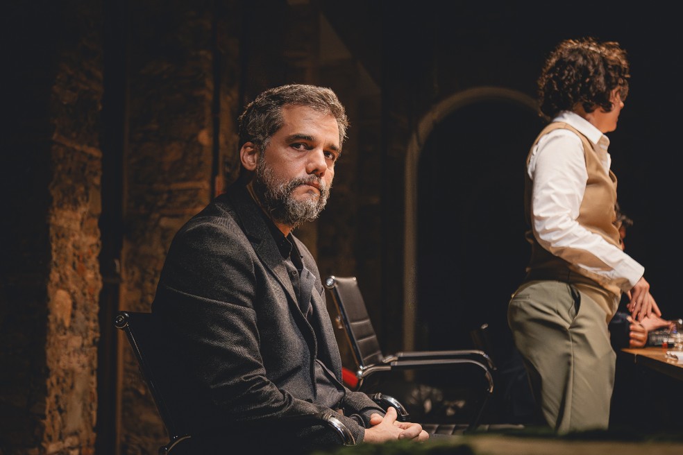 Wagner Moura em cena de'Um Julgamento – depois do Inimigo do Povo', peça que estreia no Rio em outubro — Foto: Divulgação/Caio Lírio