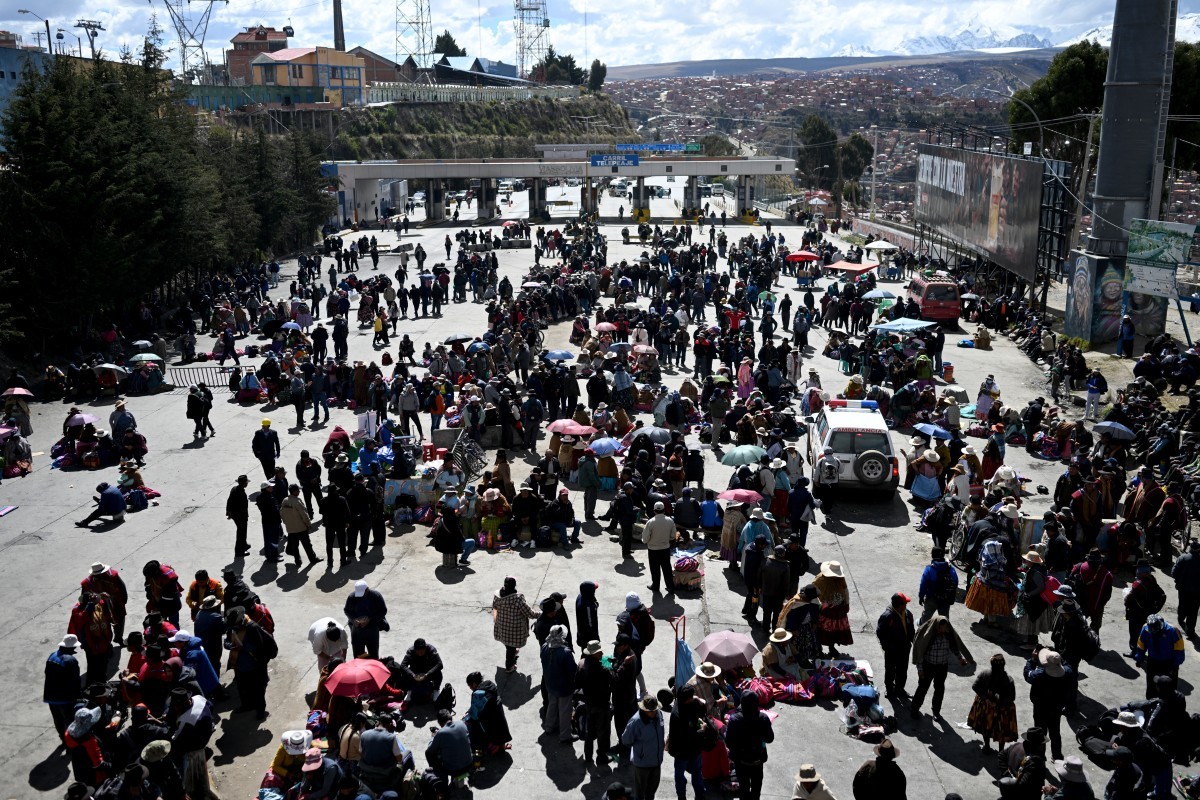 Manifestantes intensificam bloqueios na Bolívia e rejeitam diálogo com o governo
