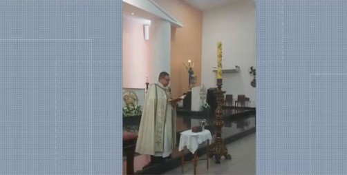 Família diz que padre se recusou a falar nome de criança durante batismo no Leblon