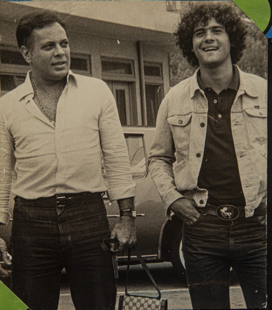 Cazuza aos 20 anos com o pai — Foto: Acervo Lucinha Araujo