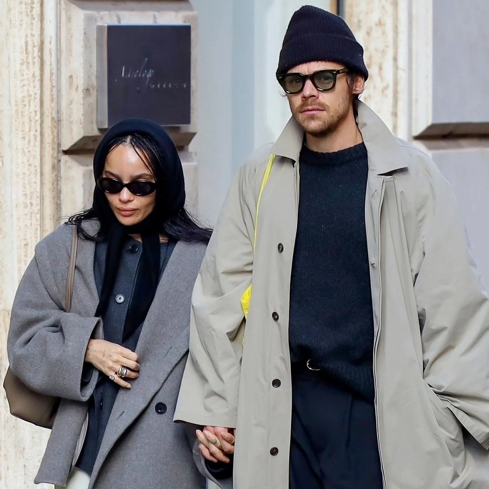 Zoe Kravitz e Harry Styles em Roma, novembro de 2025 — Foto: EQUIPE COBRA / BACKGRID