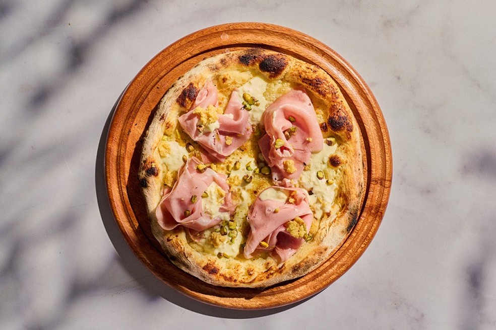 Ráscal: a pizza mortadela italiana — Foto: Divulgação / Foto de Iago Fundaro