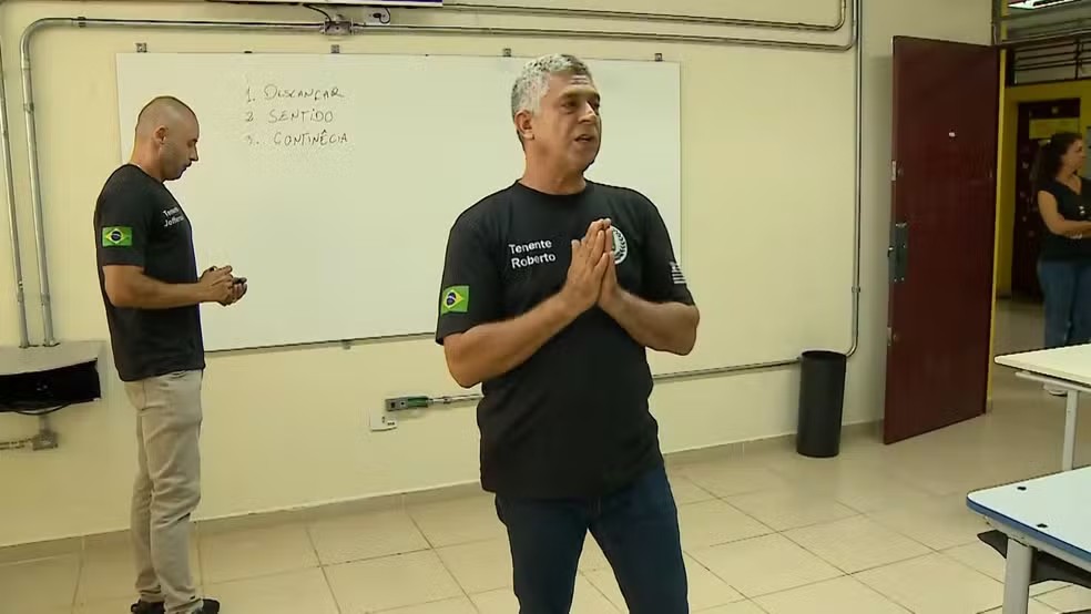 &lsquo;Quem n&atilde;o erra?&rsquo;: Tarc&iacute;sio minimiza erro de monitor que escreveu &lsquo;descan&ccedil;ar&rsquo; na lousa de escola c&iacute;vico-militar em SP