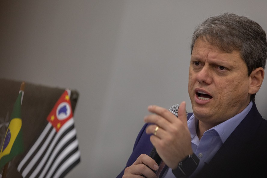 O governador de São Paulo, Tarcisio de Freitas (Republicanos), potencial adversário de Lula em 2016