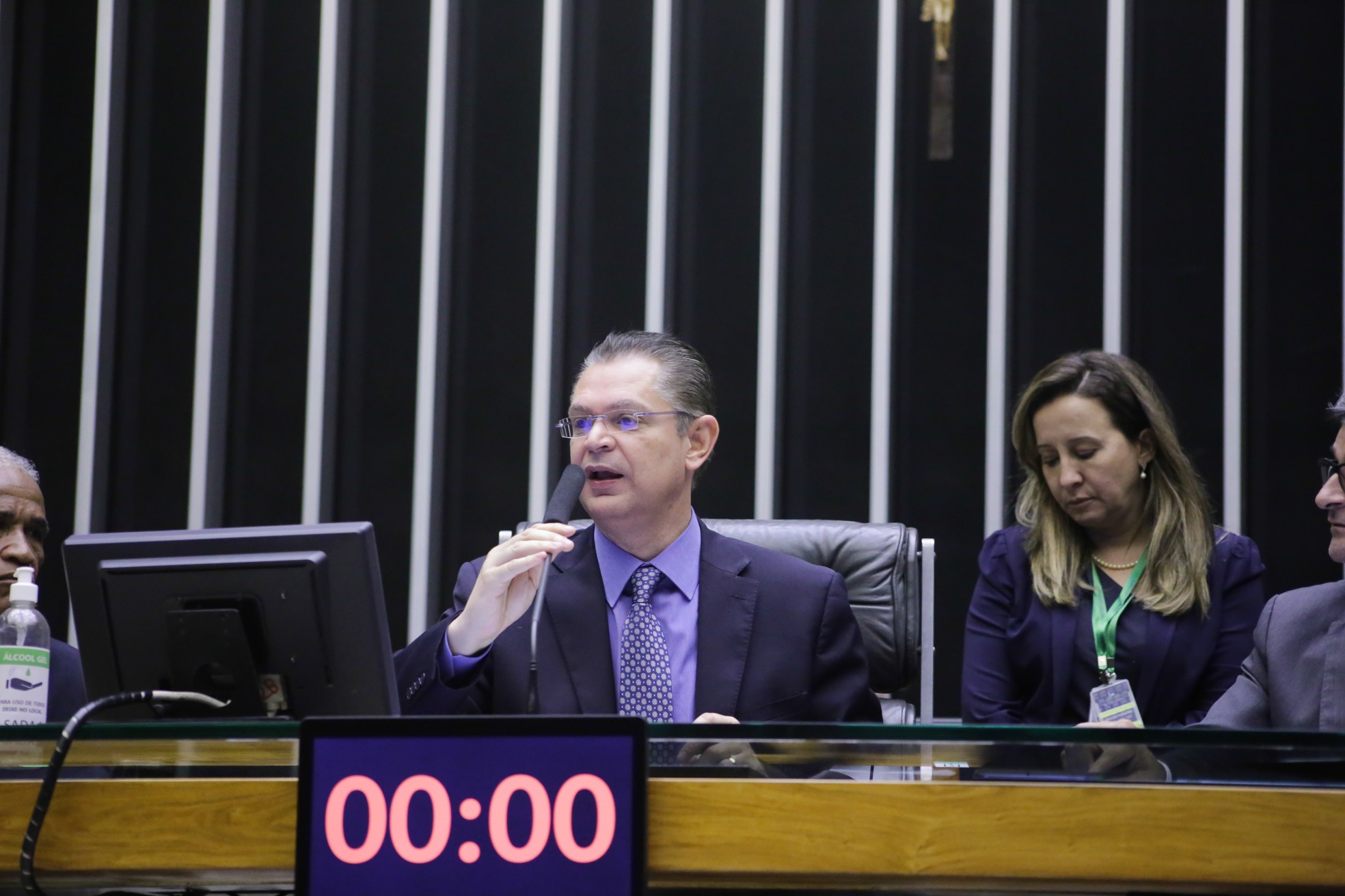 Escala 6x1: PL diz que pedirá votação de PEC de Érica Hilton e governo acende alerta para risco de tumulto em votação
