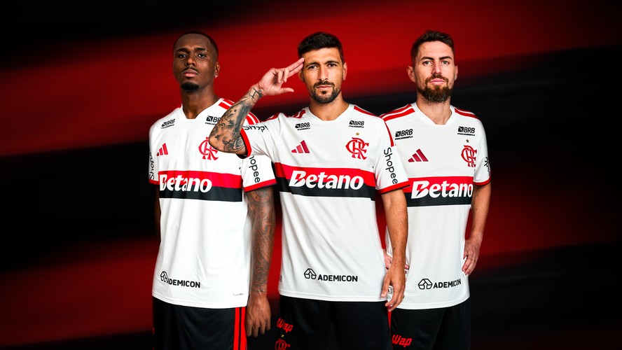 Novo Manto 1 branco do Flamengo