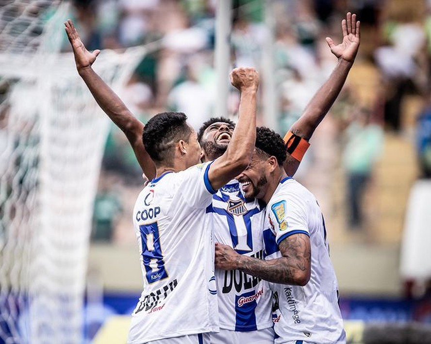 Após derrota Palmeiras reage, faz virada histórica e é o Campeão Paulista  2022