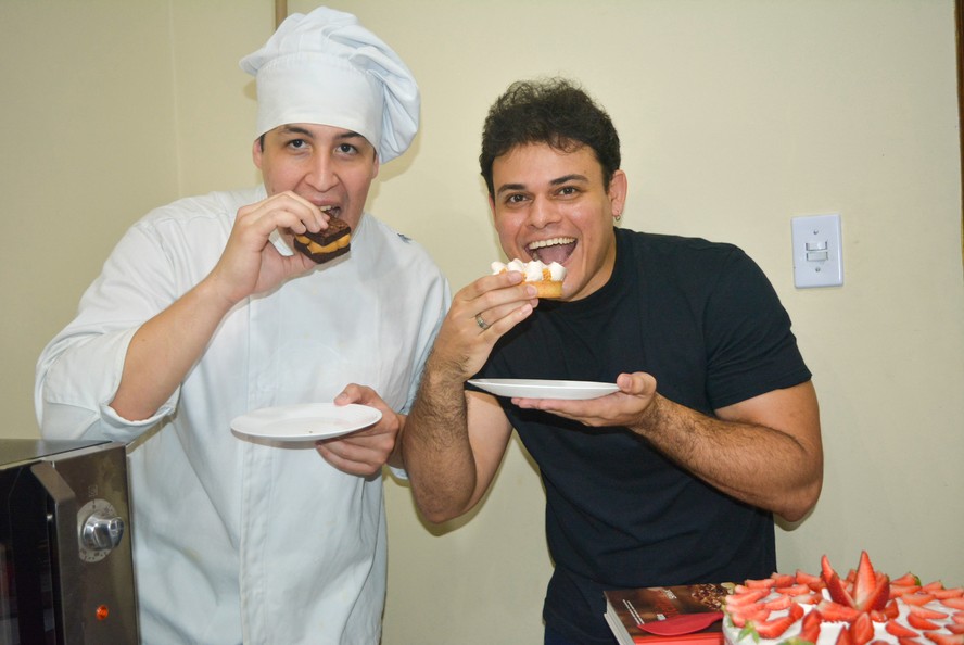 O chef Pedro Villas Boas com o marido, Igor Sebastian