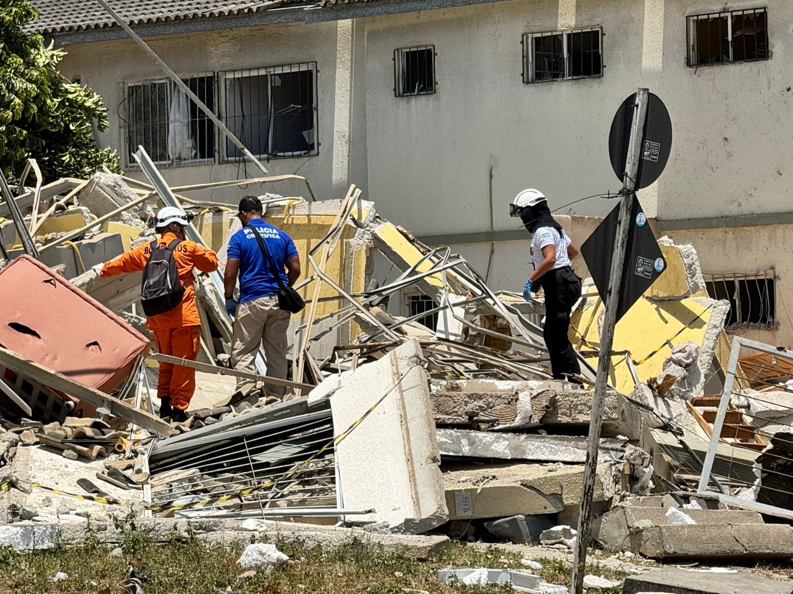 Perícia faz projeção 3D para descobrir como explosão em prédio deixou três mortos, em Maceió