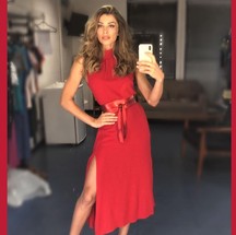 Grazi Massafera: "Passando de vermelho no seu feed", escreveu a atriz em sua rede social ao declarar seu voto em Lula, nesta quinta-feira (29) — Foto: Reprodução