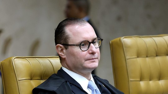 STF forma maioria para confirmar que Zanin está impedido de julgar recurso de Bolsonaro
