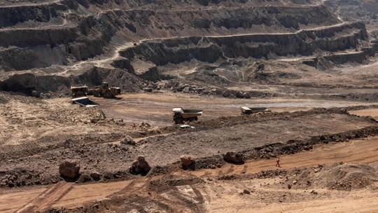 País africano acusa Apple de extrair ilegalmente minerais em região devastada pela guerra