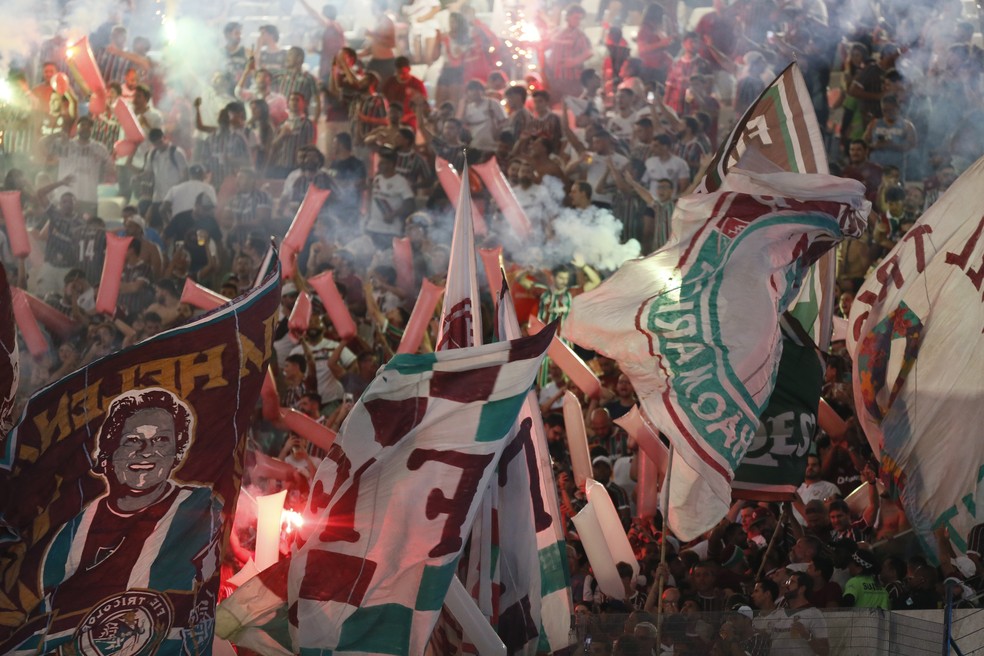 Fluminense fans party at Maracanã — Photo: Marcelo Theobald/Agência O Globo