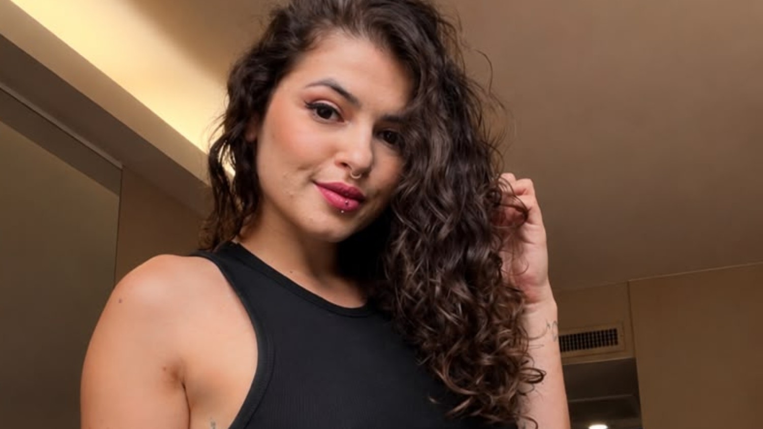 Miss Bumbum Brasil procura ex dos pretendentes antes do segundo encontro; saiba o motivo - QTU Questões do Universo
