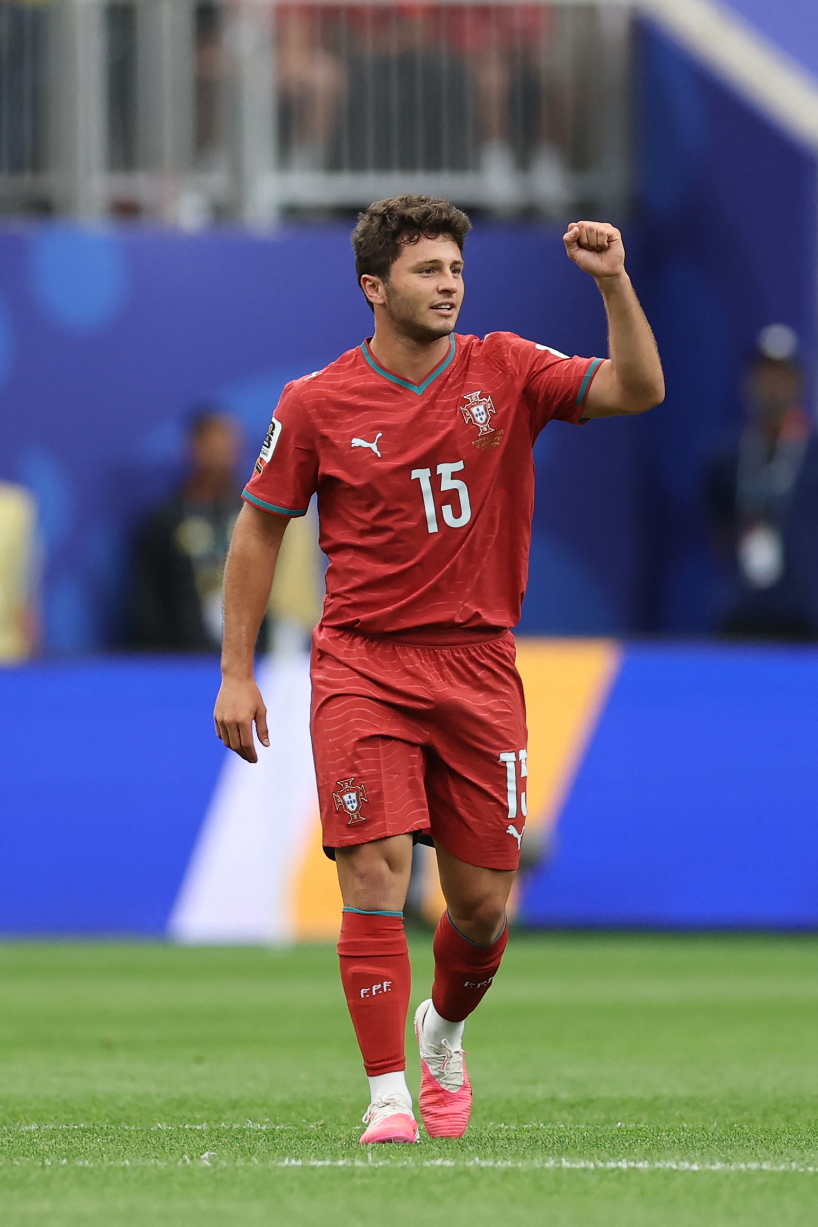 João Neves celebra primeiro gol de Portugal na Copa do Mundo diante da República Democrática do Congo — Foto: Molly Darlington/Getty Images via AFP