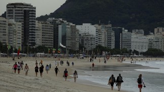 Frente fria chega ao Rio de Janeiro deixando tempo chuvoso — Foto: Fabiano Rocha/Agência O Globo