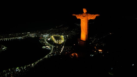 No Dia Mundial da Corrida, Cristo Redentor será iluminado com as cores da Maratona do Rio