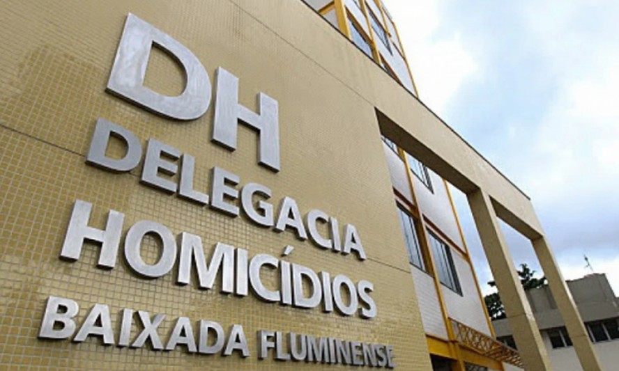 Mãe é presa após matar filha de 16 anos com tiro na Baixada Fluminense