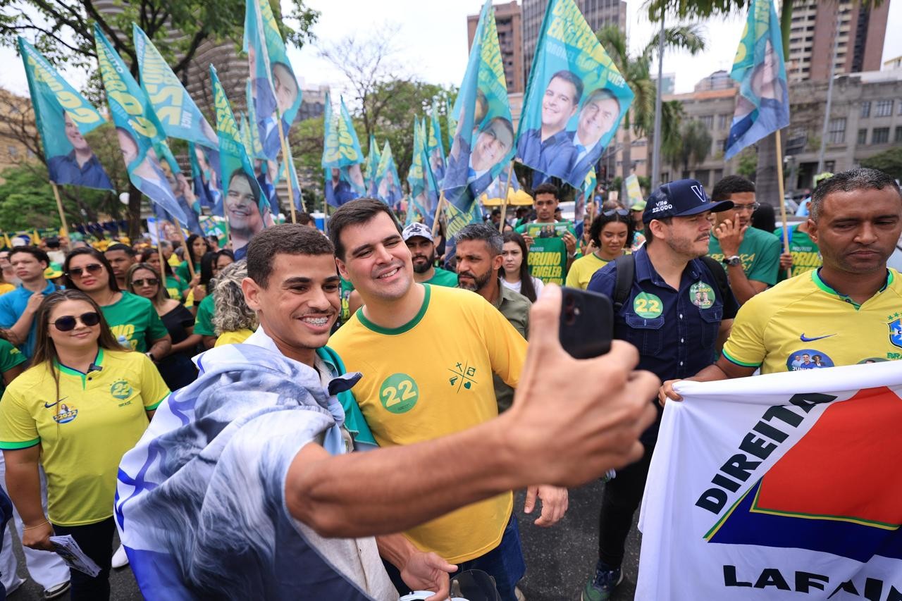 A sete dias das eleições, candidato de Bolsonaro em BH participa de ato contra Moraes e Pacheco