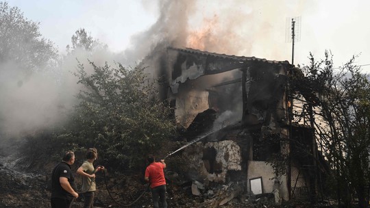 Cerca de 150 mil hectares são queimados em incêndios na Grécia 