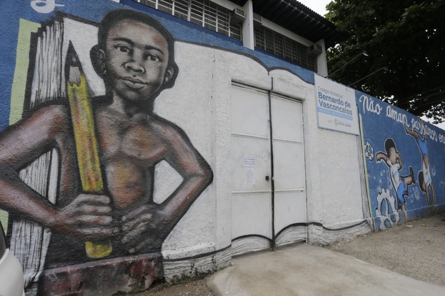 Escola fechada no Rio por causa de tiroteio