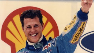 Michael Schumacher celebra vitória no GP do Brasil em 1994 — Foto: Anibal Philot/ Agência O GLOBO