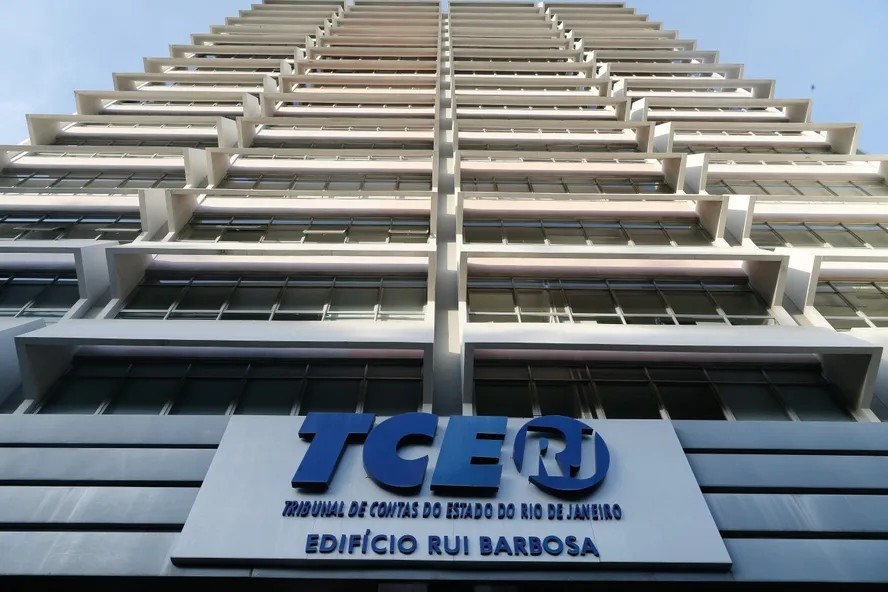 Conselheiros do TCE-RJ receberam R$ 11,8 milhões em um ano; salários ...