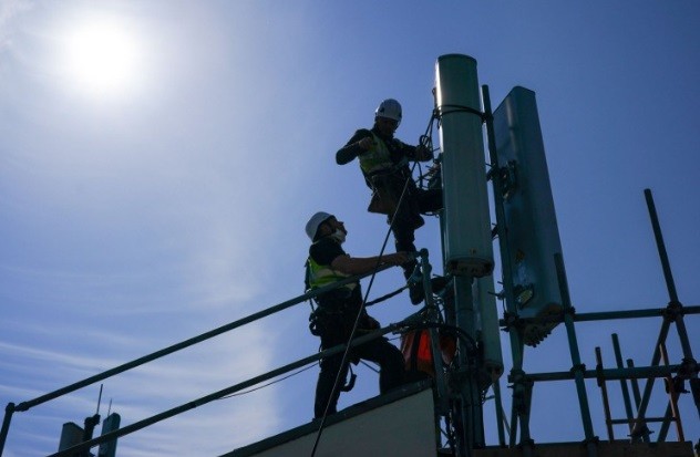 Uso do espaço urbano é um dos entraves para instalação de antenas de telefonia, responsabilidade dos municípios. O 5G demanda cinco vezes mais que a rede atual. Ian Forsyth/Bloomberg