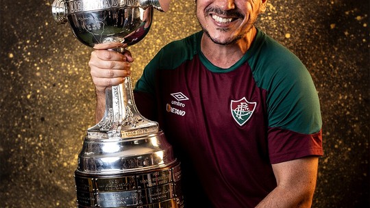 Campeão da América com o Fluminense, Fernando Diniz é premiado com o Faz Diferença na categoria Esportes