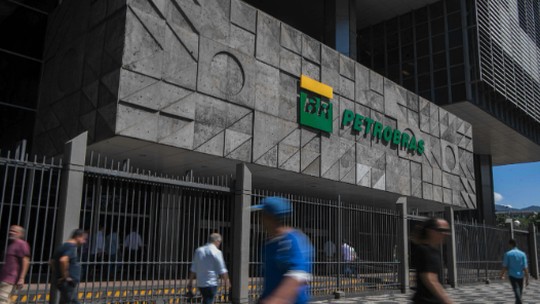 Políticos se acham 'donos' da Petrobras e ampliam pressão para mudar regras adotadas após Lava-Jato