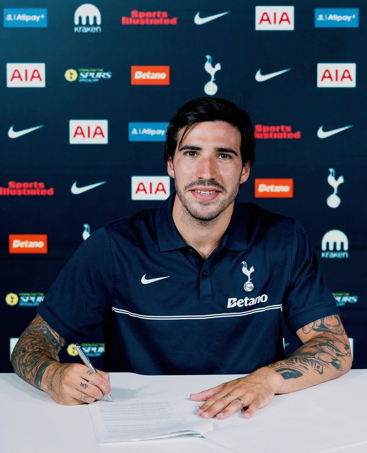 Tottenham Gasta R$ 700 Milhões em Meio-Campista Italiano