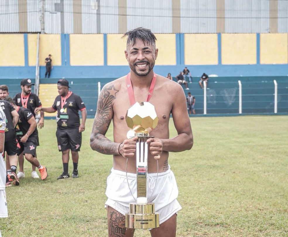 Wander atua no futebol amador de Minas Gerais — Foto: Reprodução