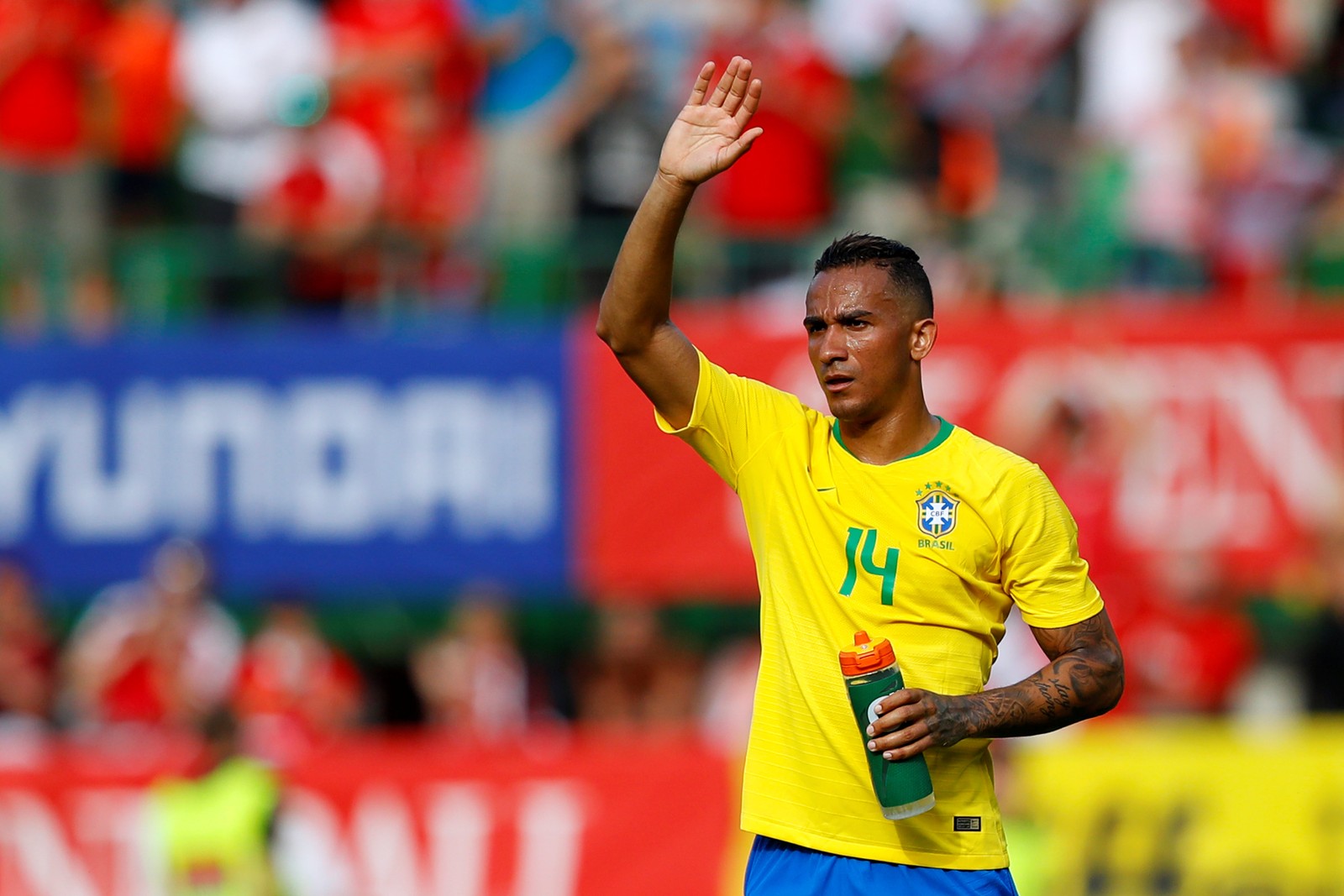 Danilo vai jogar sua segunda Copa do Mundo — Foto: AFP