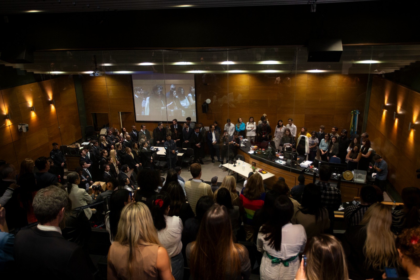 ‘Mataram meu filho mais uma vez’, diz Leniel após perdão judicial concedido a Monique