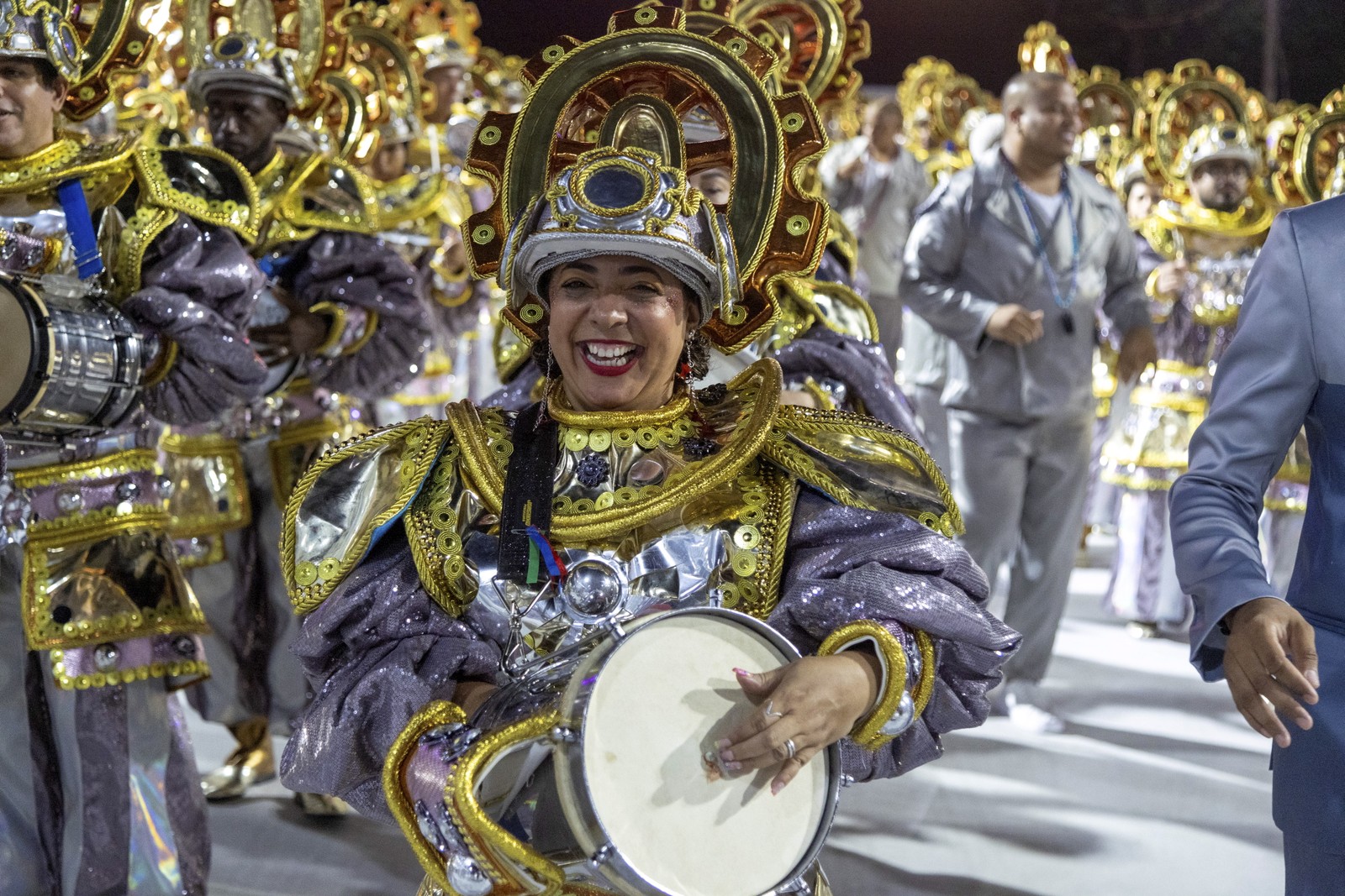 Desfile da acadêmicos de niterói — Foto: Alexandre Cassiano / Agência O Globo