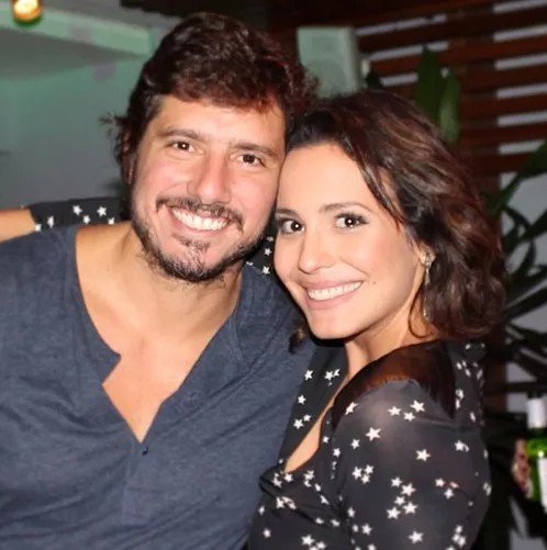 A atriz Juliana Knust se separou do empresário Gustavo Machado, com quem se relacionava há 15 anos— Foto: Reprodução Internet
