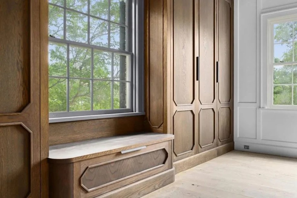 Cada detalhe da renovação da mansão de 1940 é de alto padrão. — Foto: Travis Baker