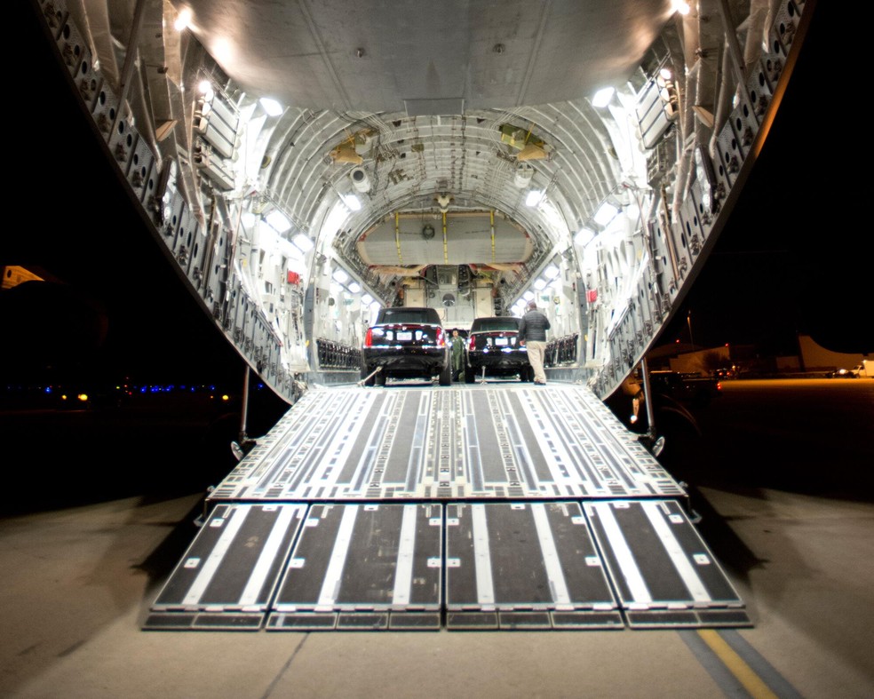 Carro do presidente dos EUA em Air Force C-17 — Foto: U.S. Secret Service