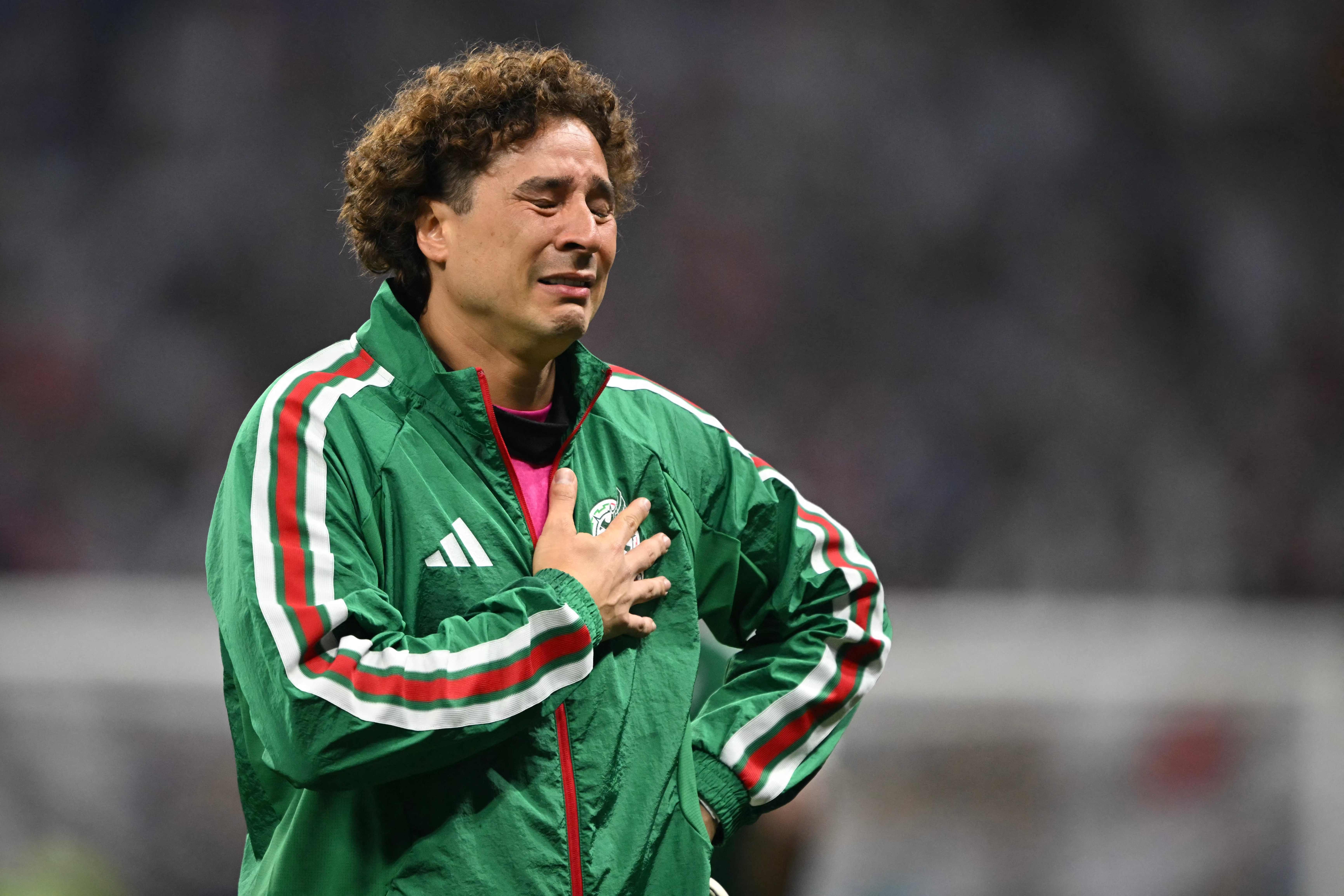 Ochoa se despede do futebol com lágrimas após eliminação do México