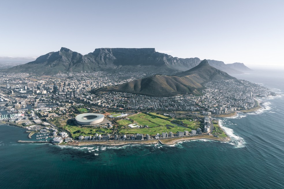 Vista aérea da Cidade do Cabo, na África do Sul, novo destino da South African Airways para o Brasil — Foto: Divulgação