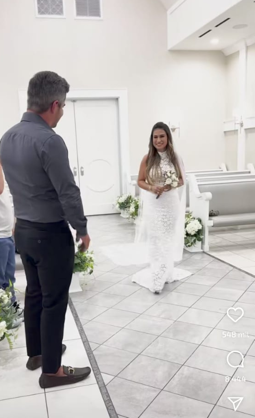 Kaká Diniz e Simone Mendes renovaram os votos de casamento — Foto: Reprodução Instagram