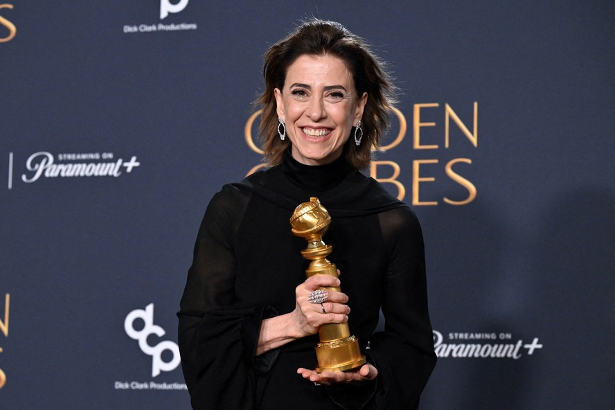 Fernanda Torres vence o Globo de Ouro de Melhor Atriz em Drama — Foto: AFP