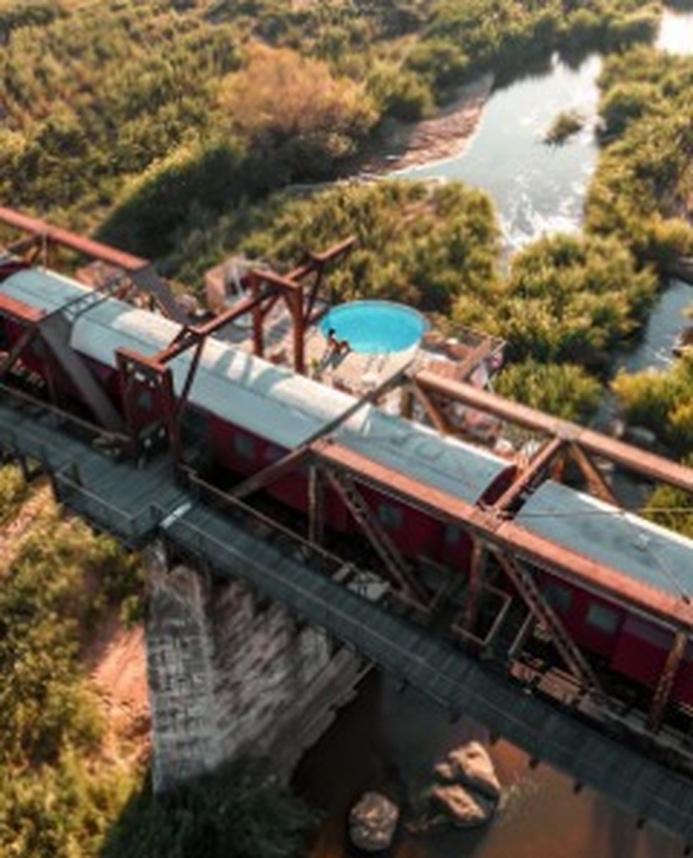 Quarto com piscina — Foto: Divulgação/Kruger Shalati: The Train on the Bridge