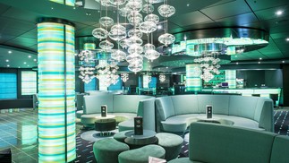 The Green Sax Jazz Bar do MSC Preziosa é um restaurante todo verde do navio — Foto: MSC / DIVULGAÇÃO