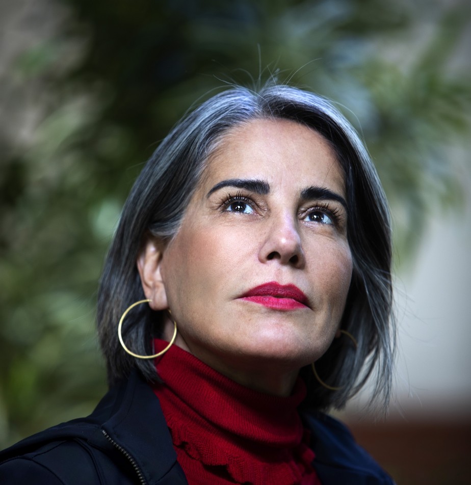 Gloria Pires: 'Os cabelos brancos me autorizaram a dizer não'