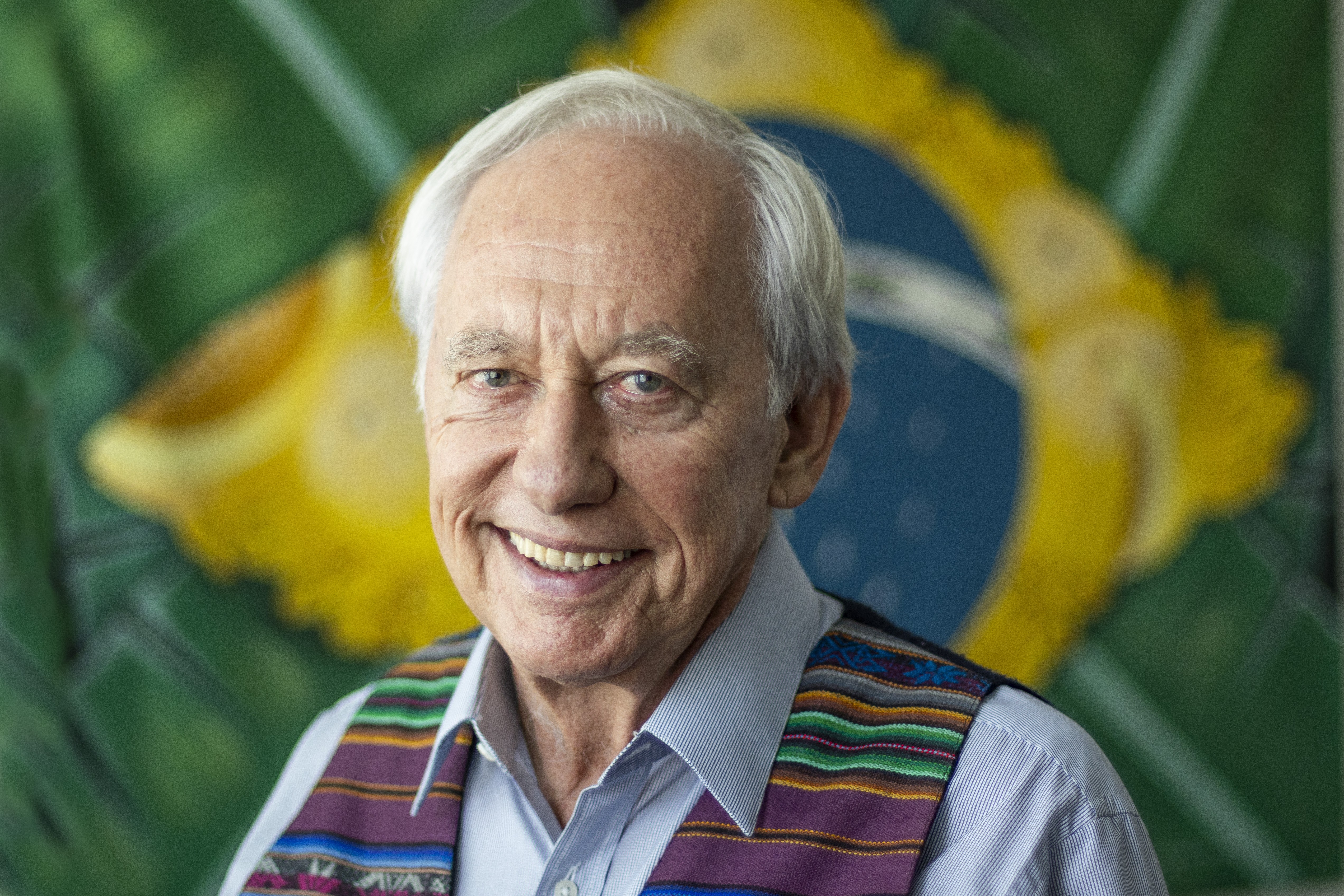 Image for Irreverência e 300 leis aprovadas: Carlos Minc analisa derrota nas urnas  após 40 anos na Alerj