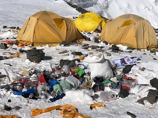 Drones vão ao ataque contra o lixo no Everest